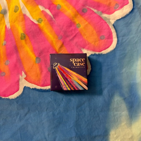 Space Case Cosmetics Eyeshadow in “Space Food” Vegan & Cruelty Free NWT - Picture 3 of 14